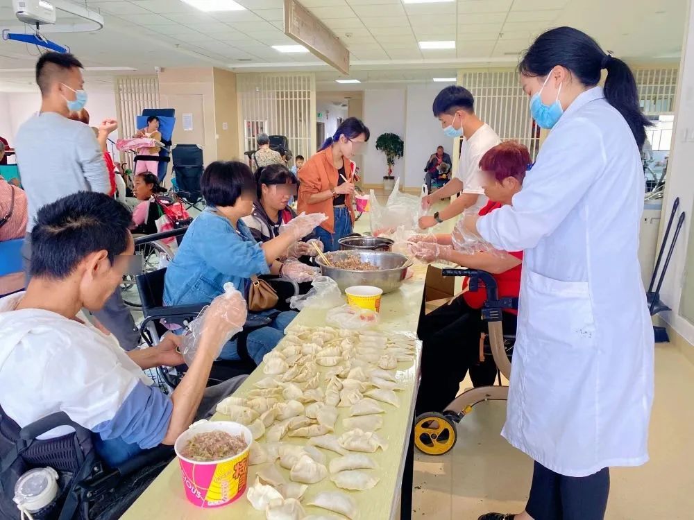 【保山安利醫(yī)院】“濃濃餃子香，深深關(guān)愛(ài)情”保山市殘聯(lián)肢體殘疾患者社會(huì)融入活動(dòng)